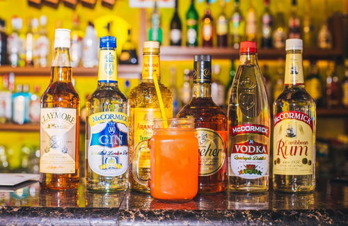 以藝術之名，約你上這家'一杯倒'的酒吧喝個痛快！